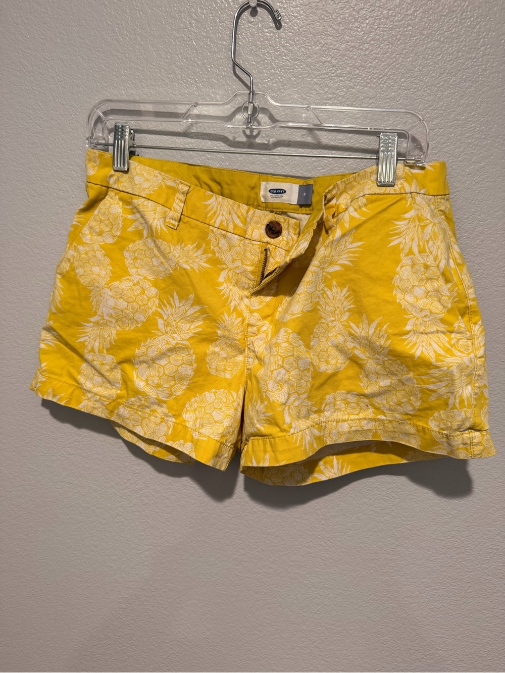Old Navy Yellow Pineapple Print Women's Shorts size 8